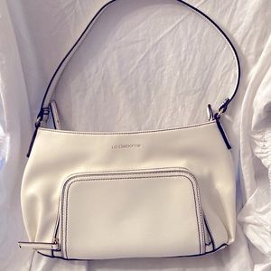 EC. White handbag